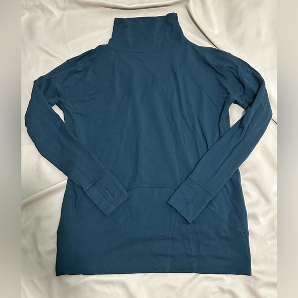 Lululemon Warm Down Funnel Neck Long Sleeve
in Submarine - Size 12 - Picture 6 of 10